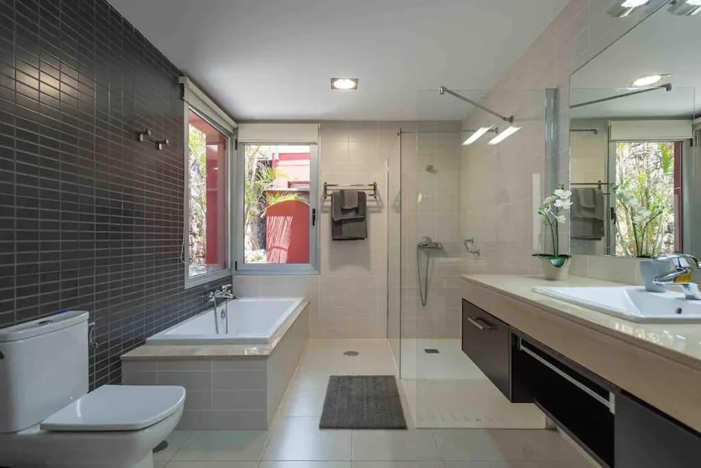 Sea View Villa Vista Golf Салобре Екстериор снимка